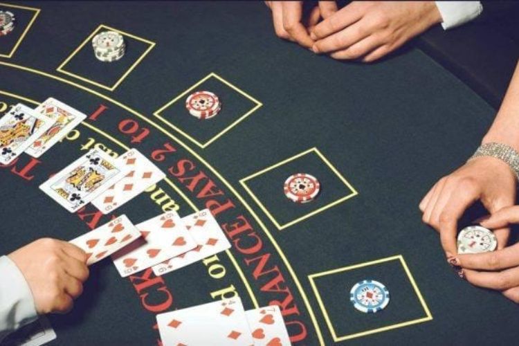 Giải thích cho người dùng những quy luật và giai đoạn cược trong poker online good88